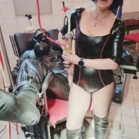 Bizarräztin Lady Dana - Foto 20 von 24