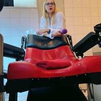 Bizarrärztin Frau Dr. Cora - Foto 10 von 11